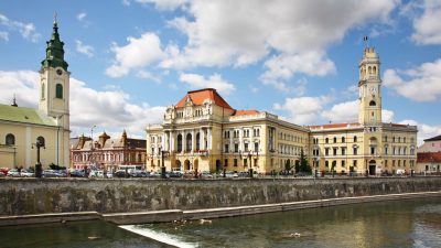 70707317-m.jpg