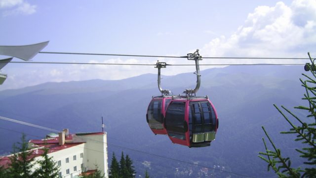 TeleGondola-Sinaia-Sus.jpg