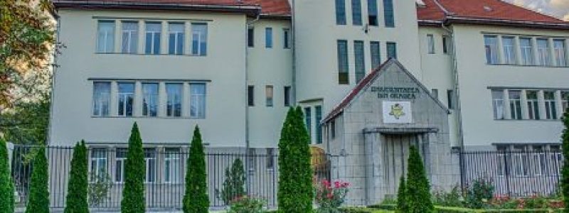 Universitatea-Oradea.jpg