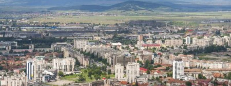 brasov-suburbs-romania-aerial-view-city-33347827.jpg