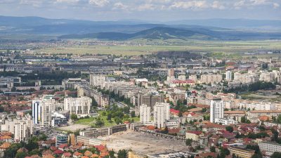 brasov-suburbs-romania-aerial-view-city-33347827.jpg