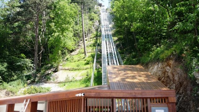 cetatea-rasnov-ascensor.jpg