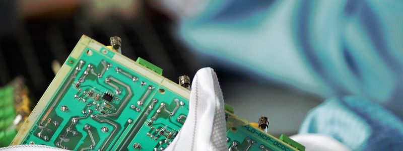 semiconductori-placa-sursa-foto-Pixabay.jpg